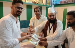 जश्ने ईद मिलादुन्नबी: मौलाना यासीन उस्मानी ने बांटे गिफ्ट पैकेट
