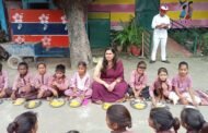 सीडीओ ने किया निरीक्षण, बच्चों संग किया भोजन