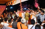 कांवड़ियों पर की जाए अधिक से अधिक पुष्पवर्षा