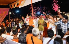 कांवड़ियों पर की जाए अधिक से अधिक पुष्पवर्षा