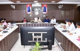 सीएम डैशबोर्ड की समीक्षा में डीएम ने दिए सख्त निर्देश