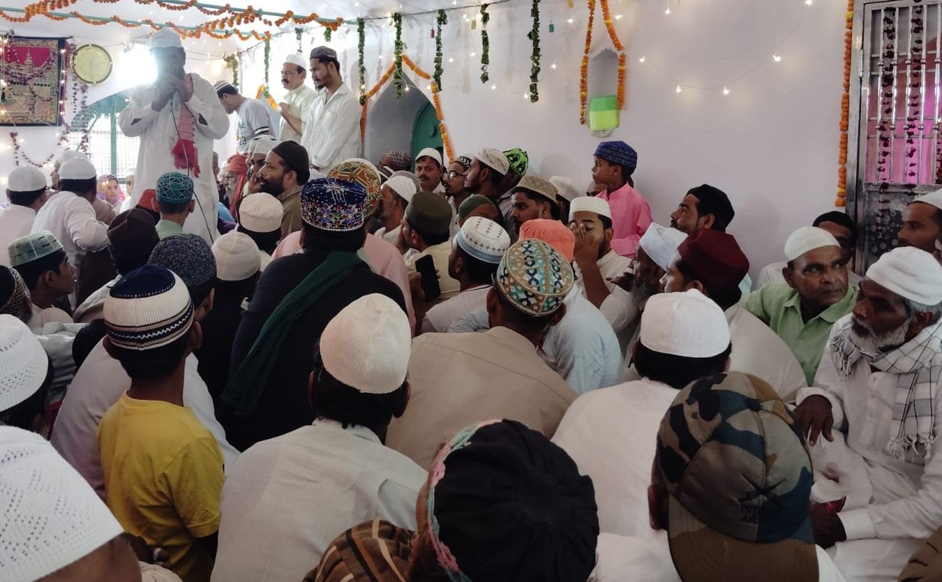 उर्स में कुल शरीफ की रस्म अदा, रातभर चला कव्वाली का दौर