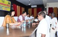 सर्वाेच्च प्राथमिकता पर करें शिकायतों का निस्तारण