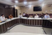 शिक्षक चुनाव के मतदेय स्थलों पर राजनीतिक दलों से लिया सुझाव