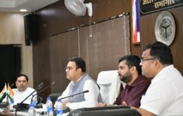हर्षाेल्लास से मनाई गई गांधी जी व शास्त्री जी की जयंती, डीएम ने फहराया राष्ट्रीय ध्वज